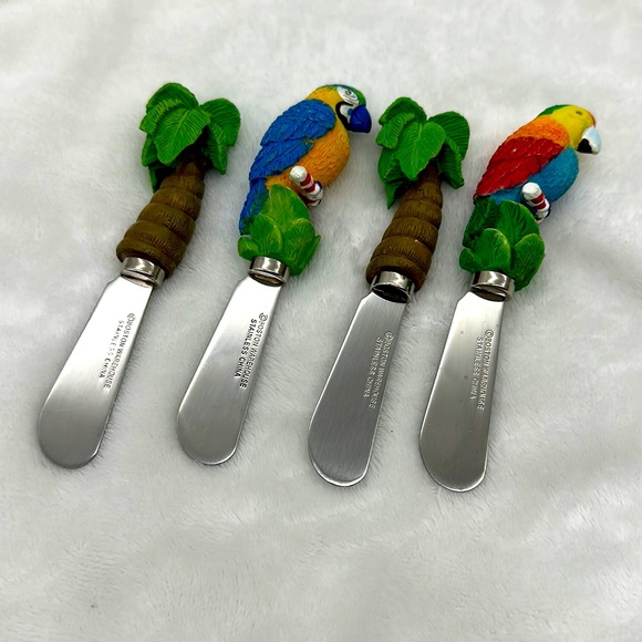 The Boston Warehouse Cheese/Butter Spreader Knives-Set of 4–Resin Painted Handle - Picture 1 of 8